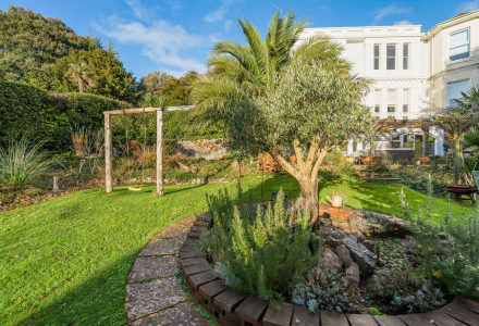 Middle Warberry Road